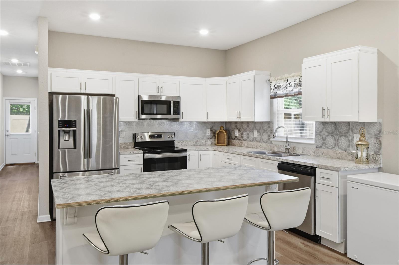 Image 10 of 31 For 845 Gordon Ave N