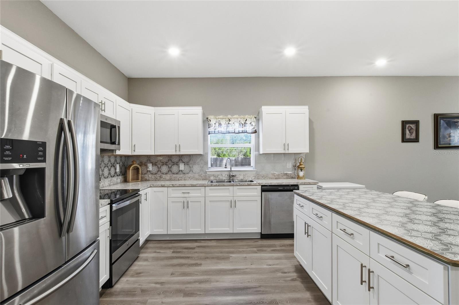 Image 11 of 31 For 845 Gordon Ave N