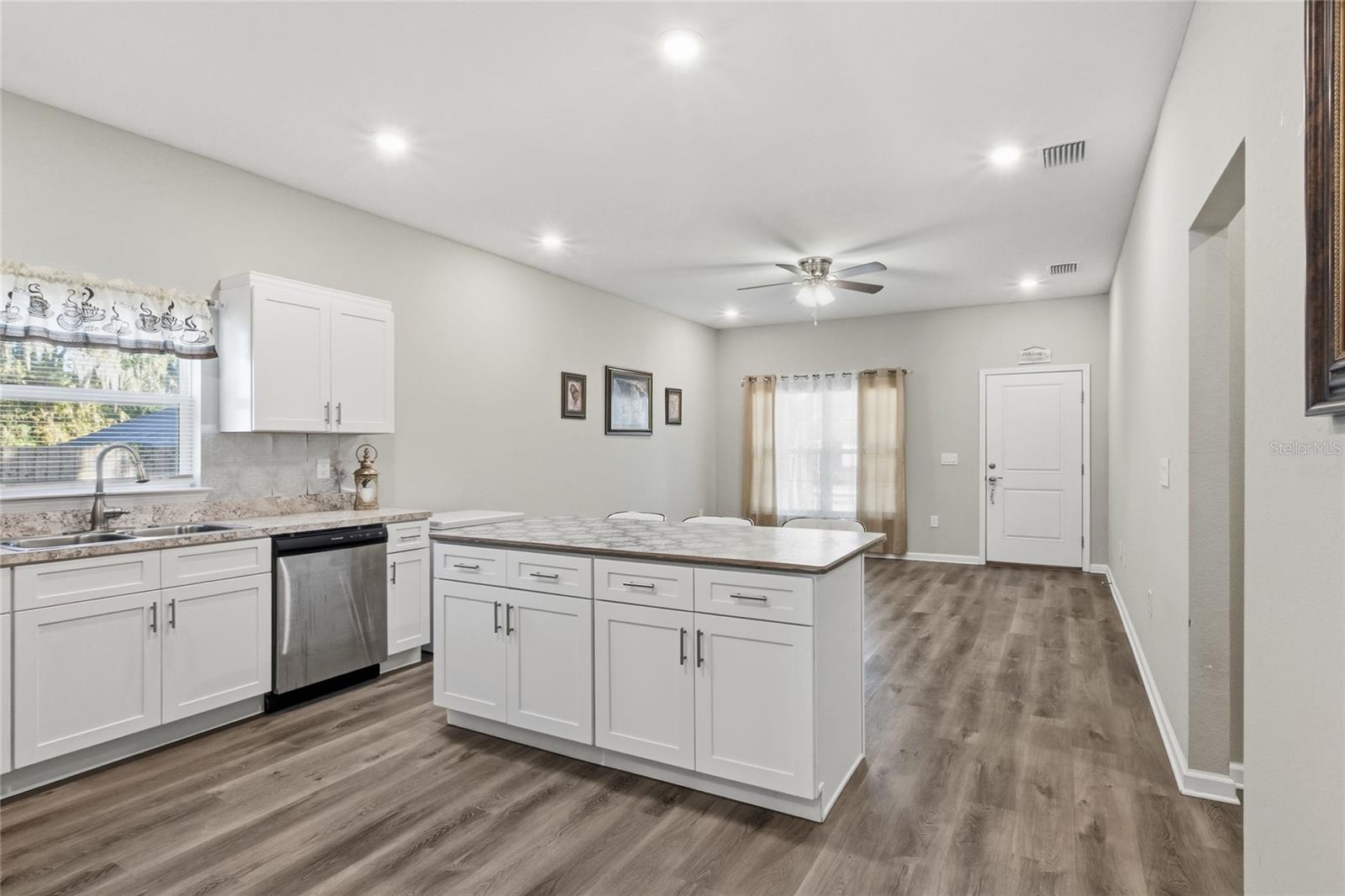 Image 13 of 31 For 845 Gordon Ave N