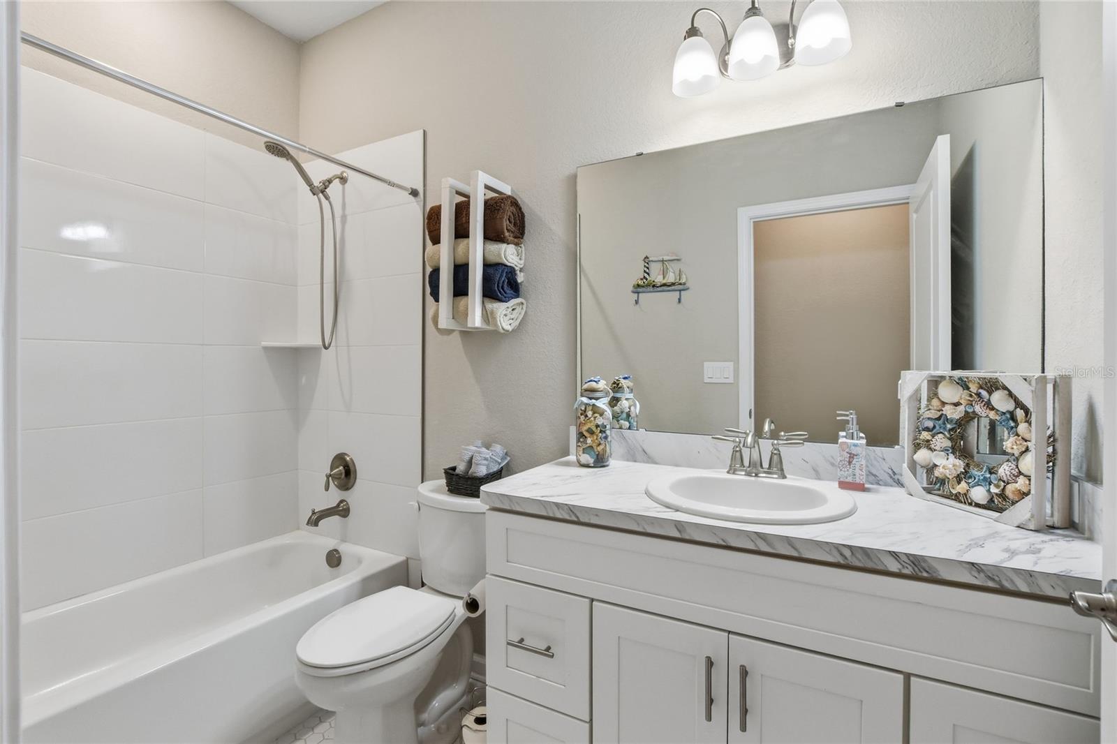 Image 14 of 31 For 845 Gordon Ave N