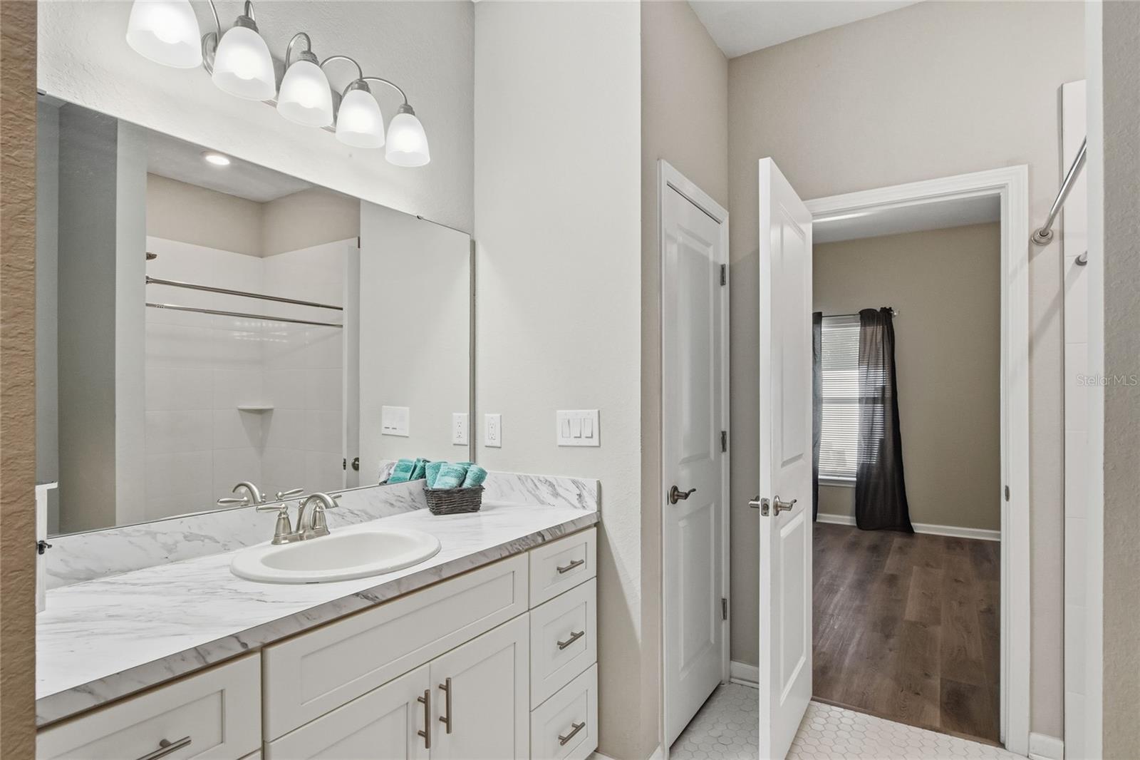 Image 18 of 31 For 845 Gordon Ave N