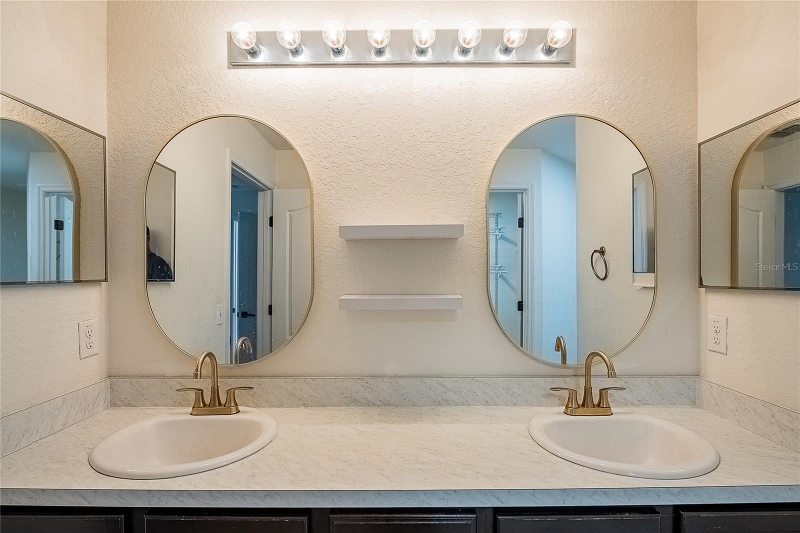 Image 10 of 34 For 245 Captain Hook Way