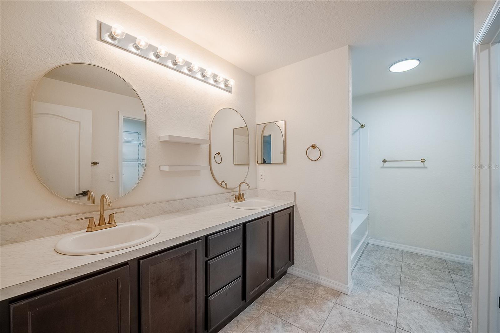 Image 9 of 34 For 245 Captain Hook Way