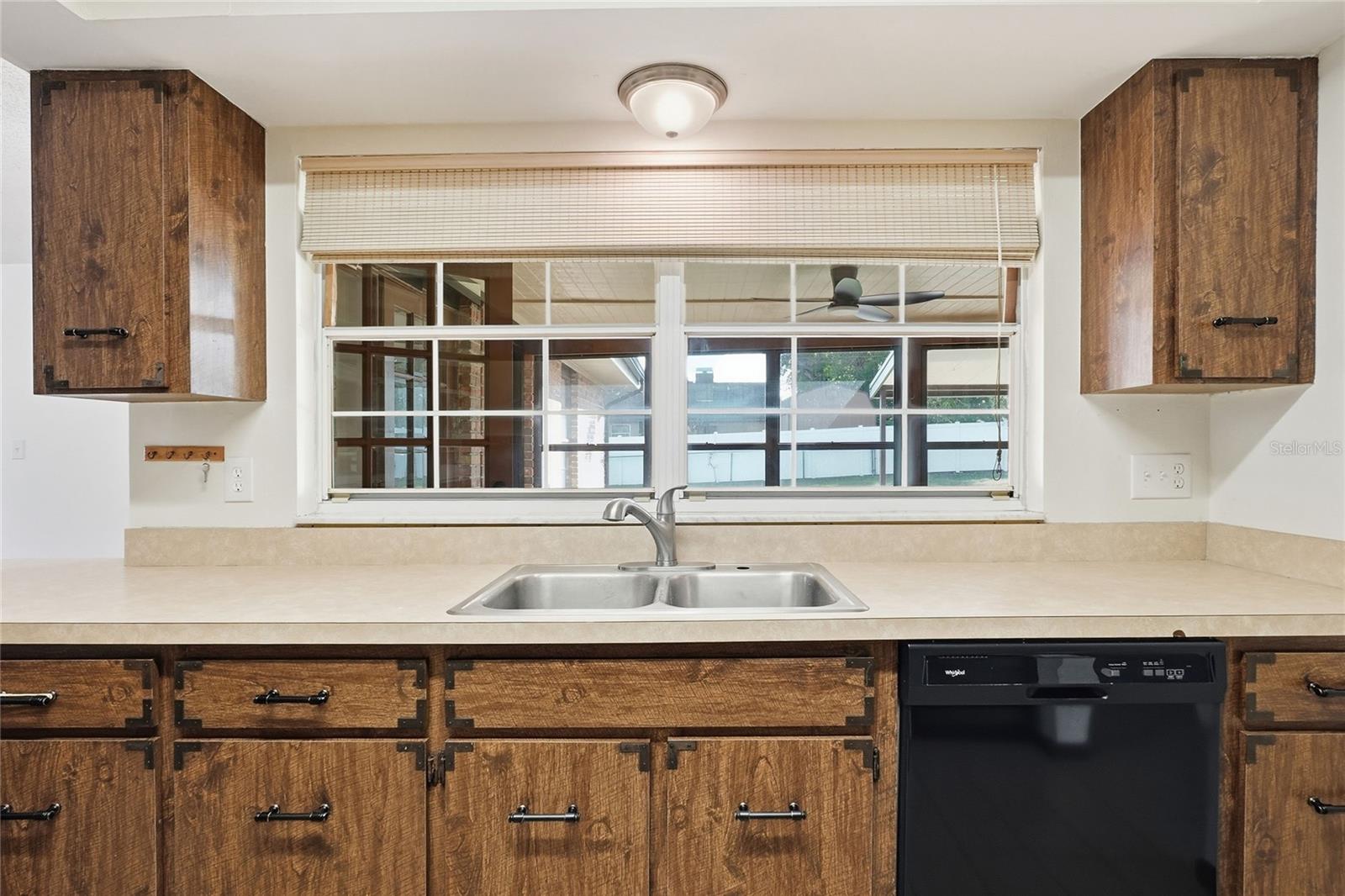 Image 16 of 52 For 3649 Dogwood Place