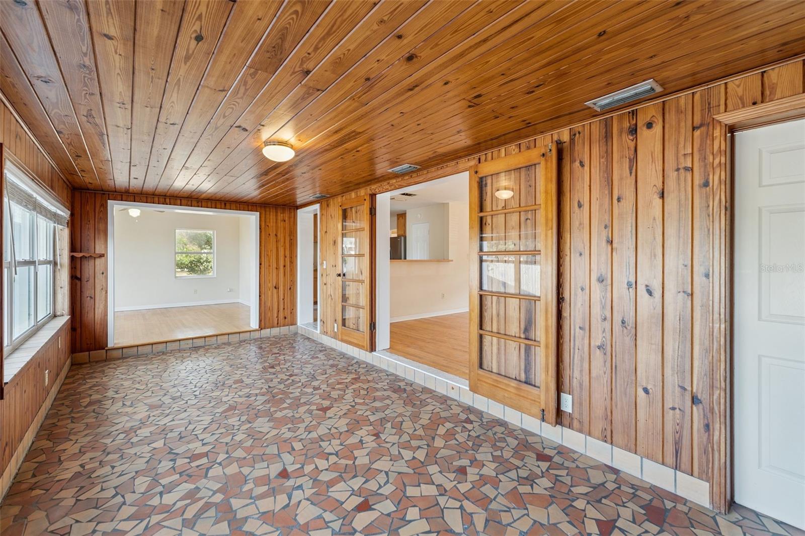 Image 15 of 21 For 1301 Evalyn Drive Se