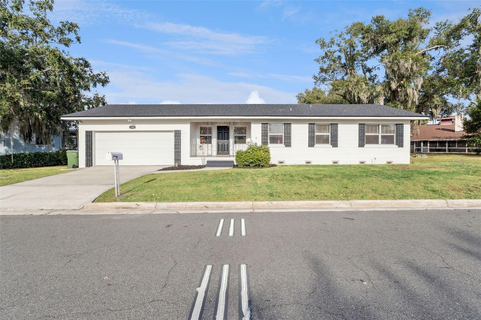 Image 2 of 21 For 1301 Evalyn Drive Se