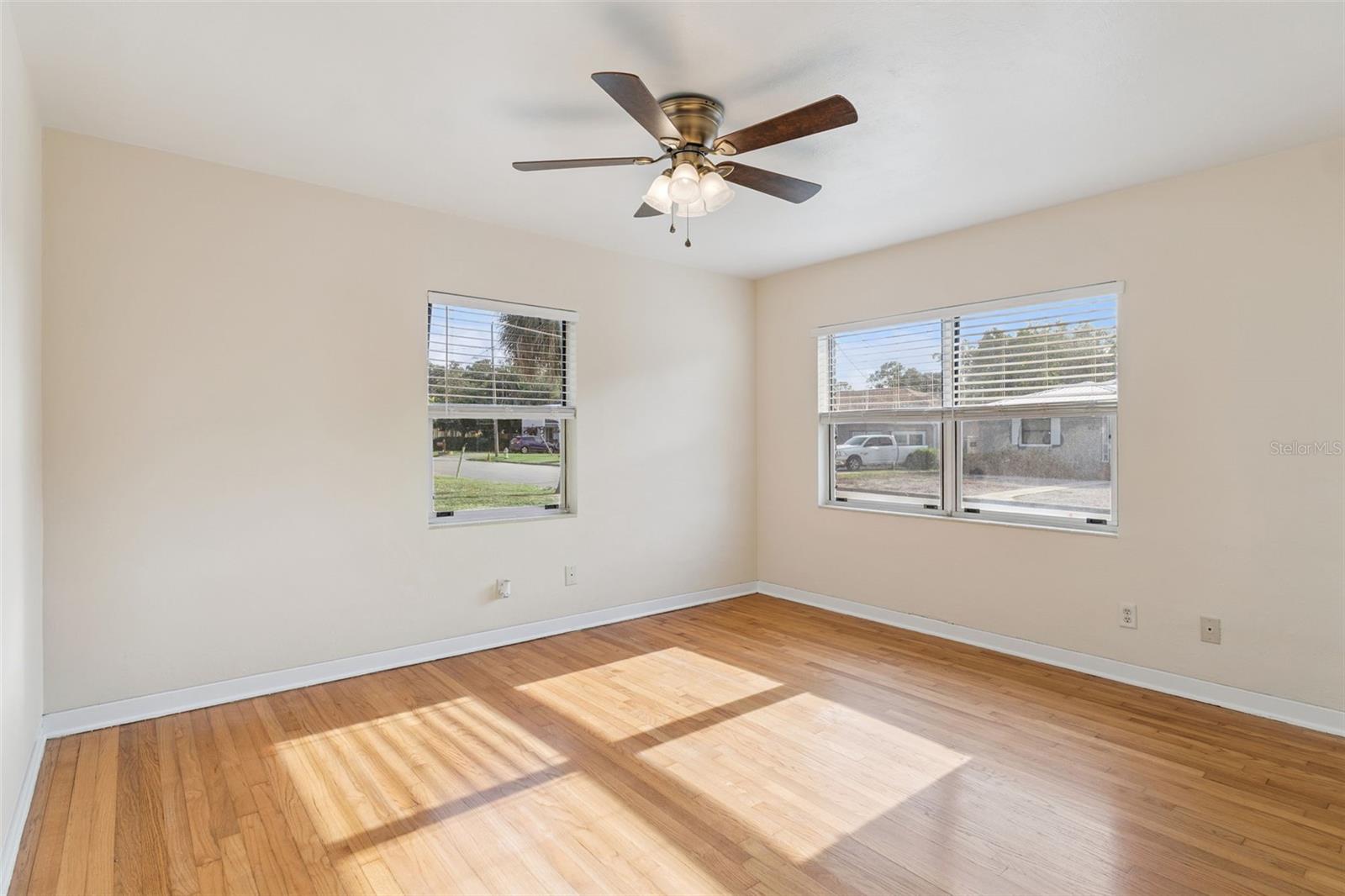 Image 9 of 21 For 1301 Evalyn Drive Se