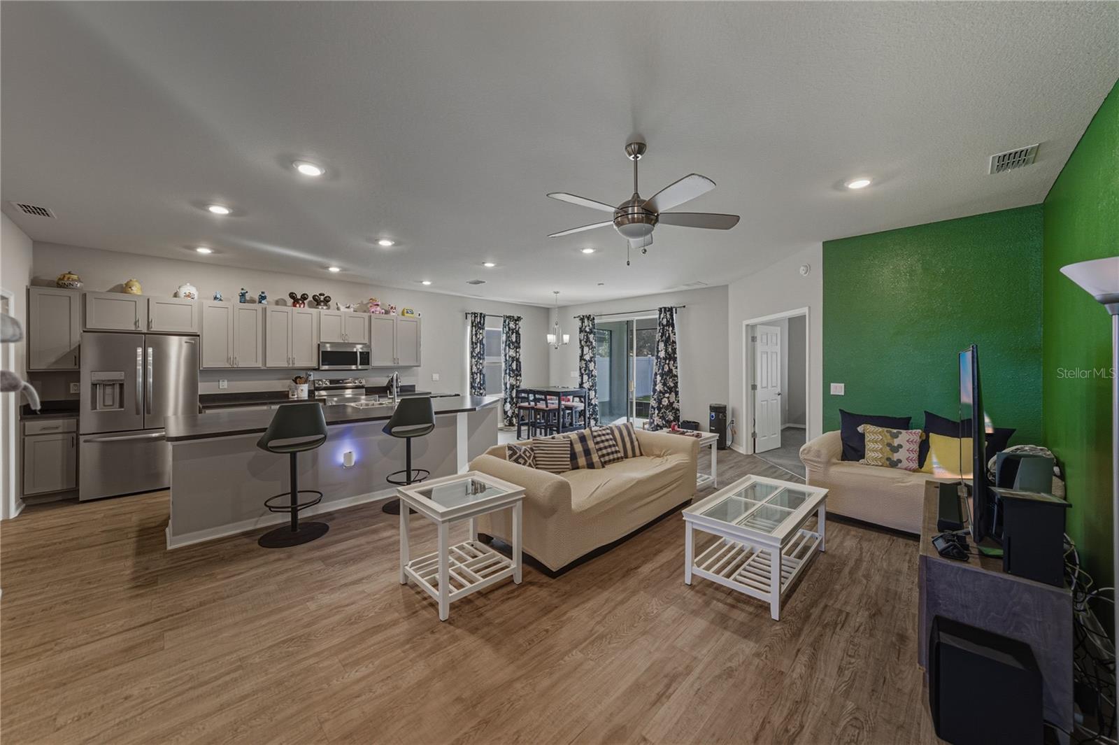 Image 18 of 58 For 929 Montgomery Lane