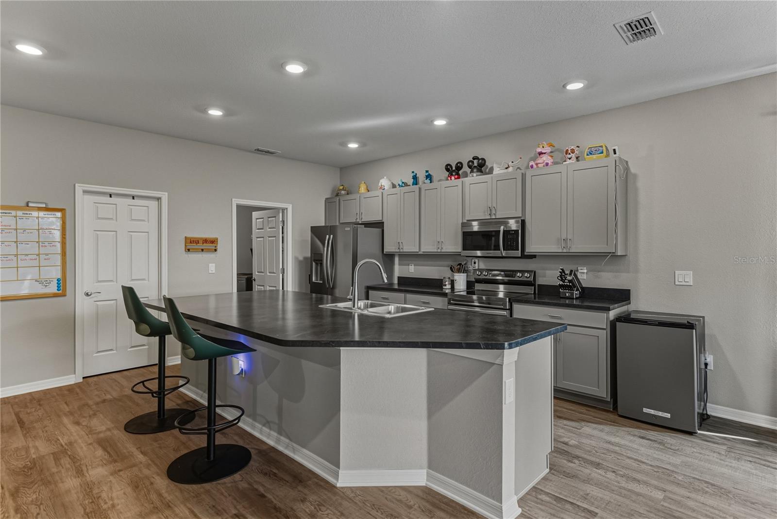 Image 26 of 58 For 929 Montgomery Lane