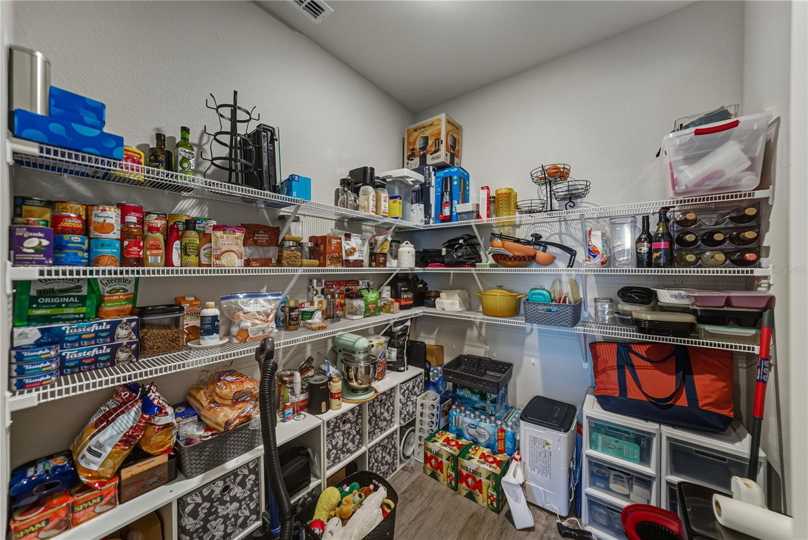 Image 27 of 58 For 929 Montgomery Lane