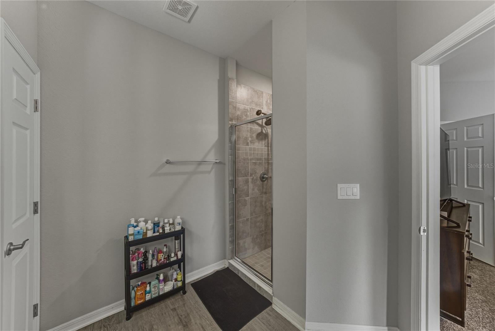 Image 35 of 58 For 929 Montgomery Lane