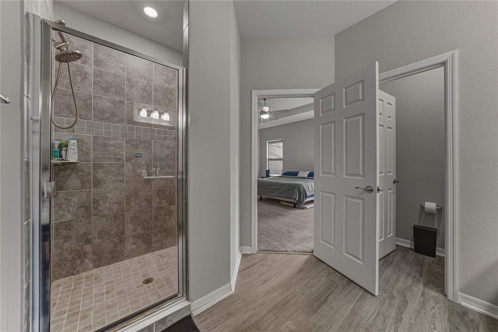 Image 36 of 58 For 929 Montgomery Lane