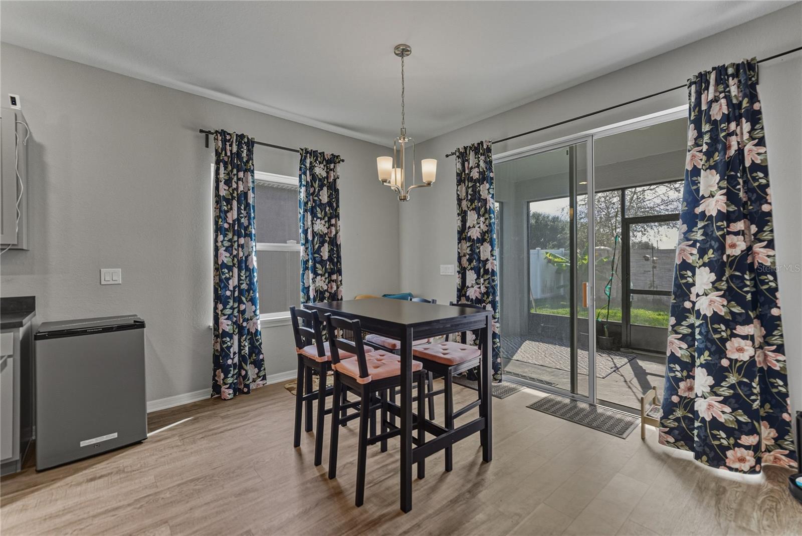 Image 37 of 58 For 929 Montgomery Lane