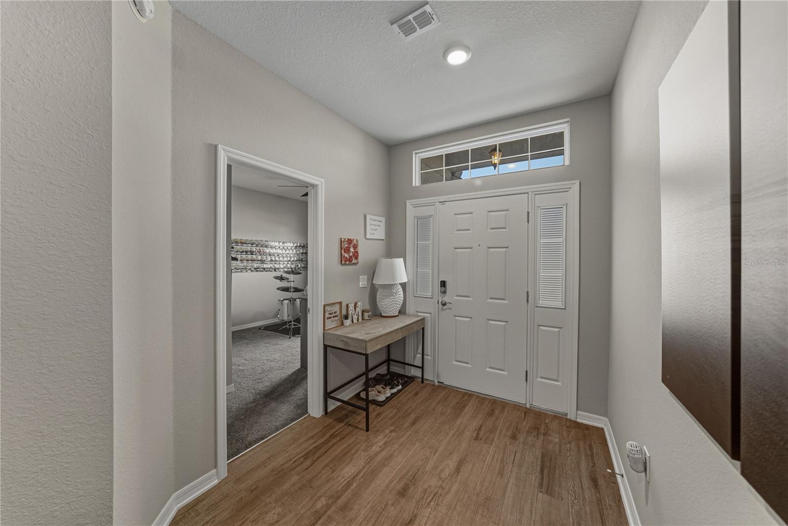 Image 4 of 58 For 929 Montgomery Lane