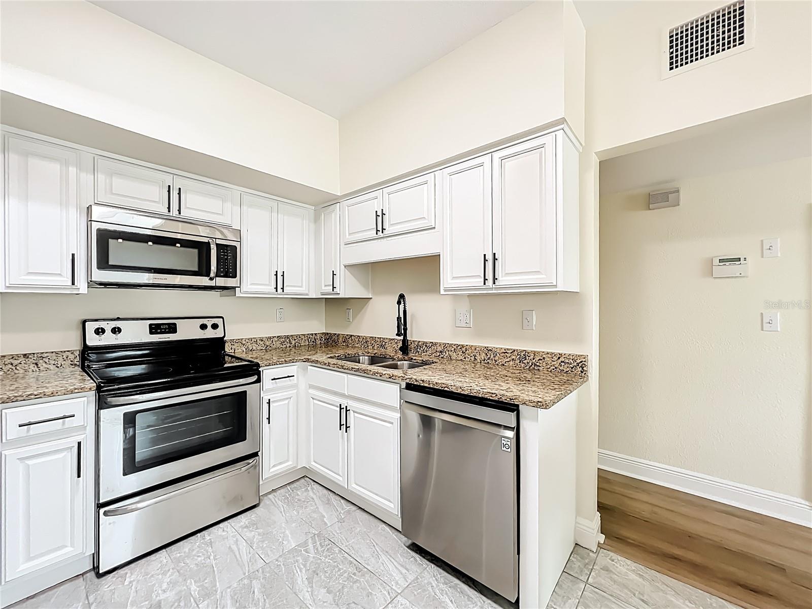 Image 14 of 51 For 3607 Edland Drive