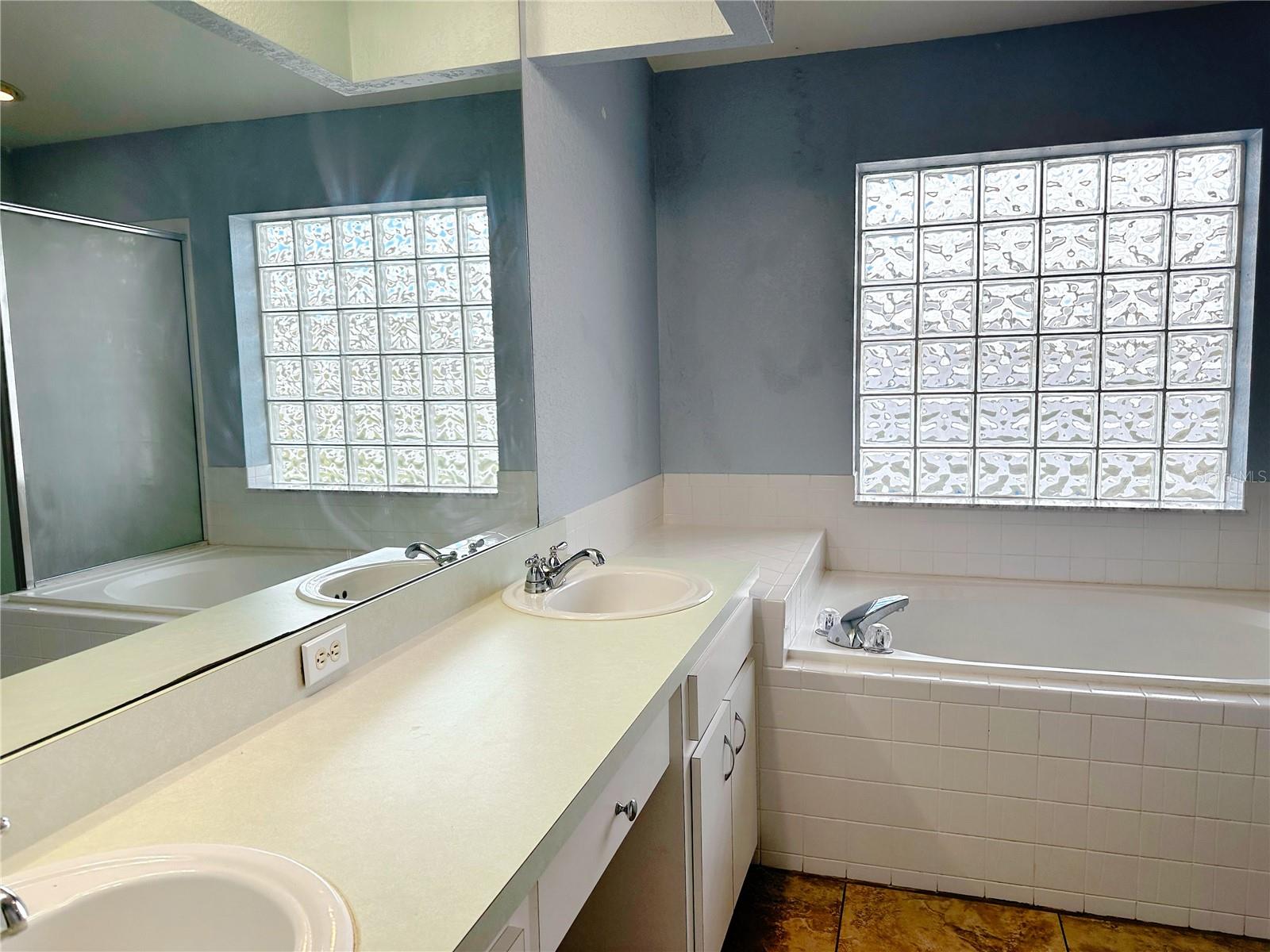 Image 14 of 24 For 5544 Fischer Drive