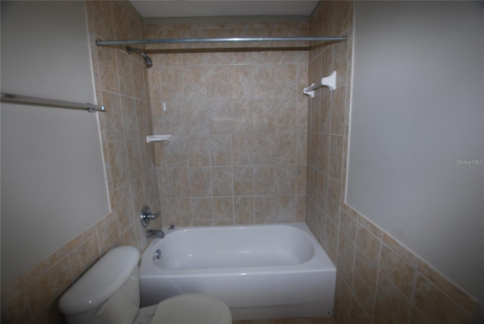 Image 18 of 25 For 312 Hibiscus Drive