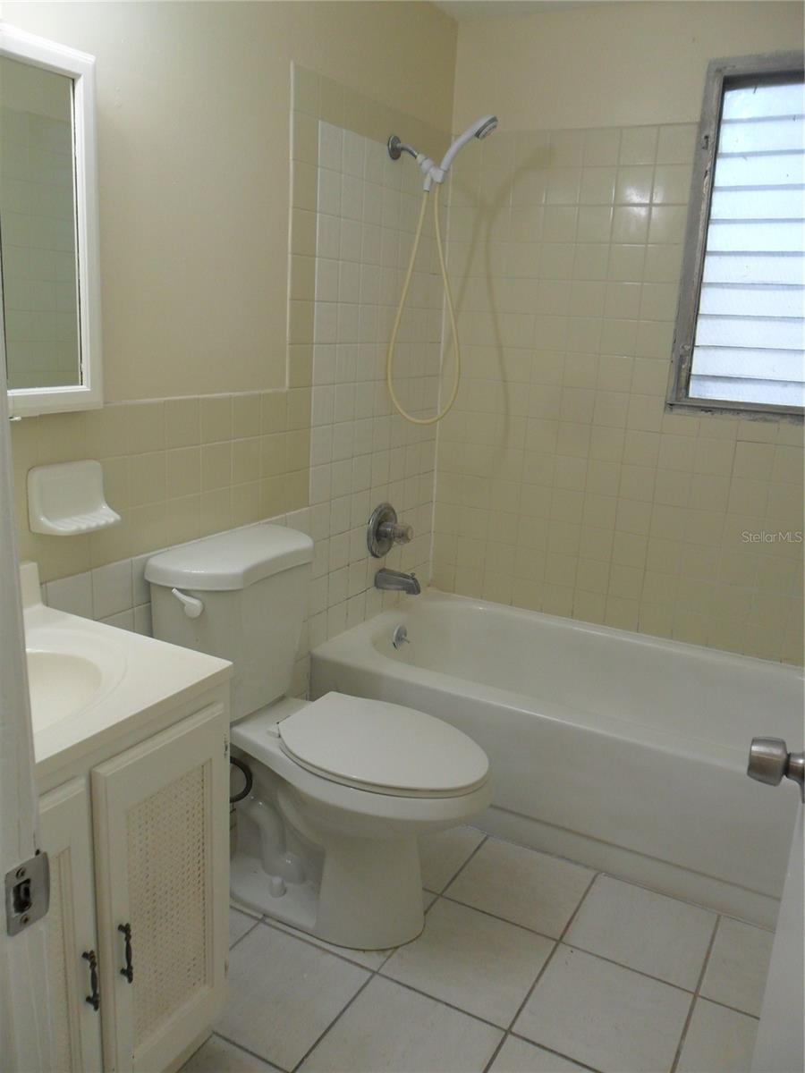 Image 13 of 20 For 1521 Richmond Road