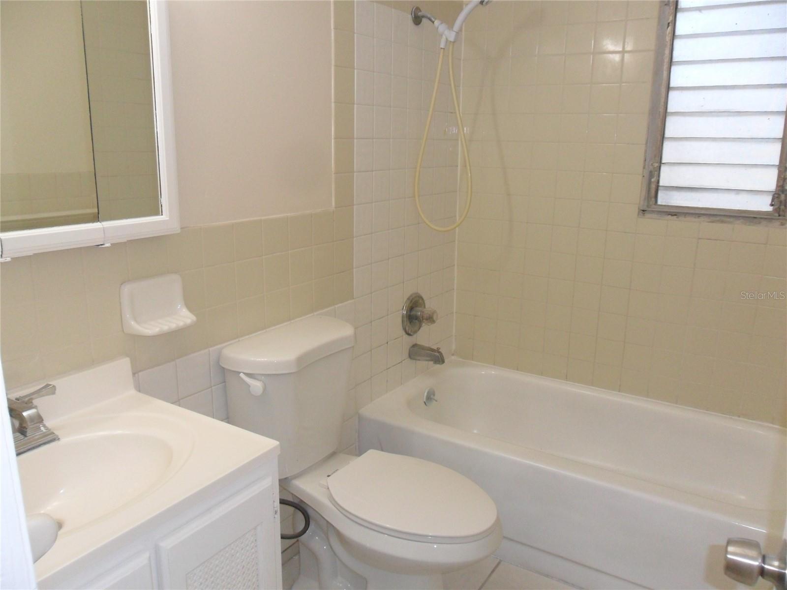 Image 14 of 20 For 1521 Richmond Road