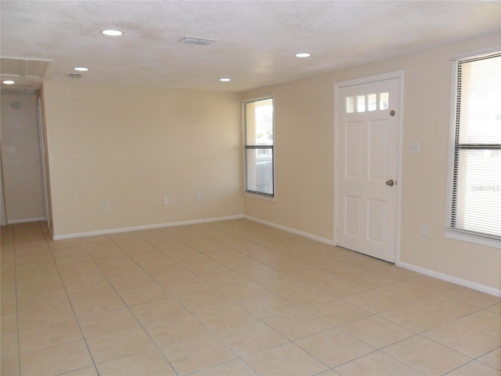 Image 4 of 20 For 1521 Richmond Road