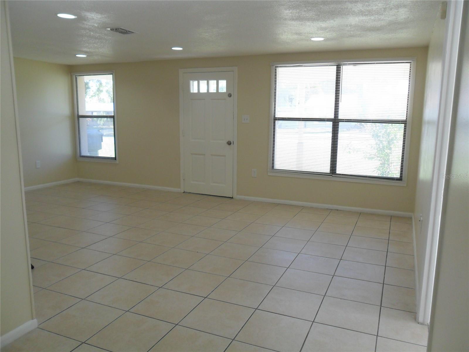 Image 5 of 20 For 1521 Richmond Road