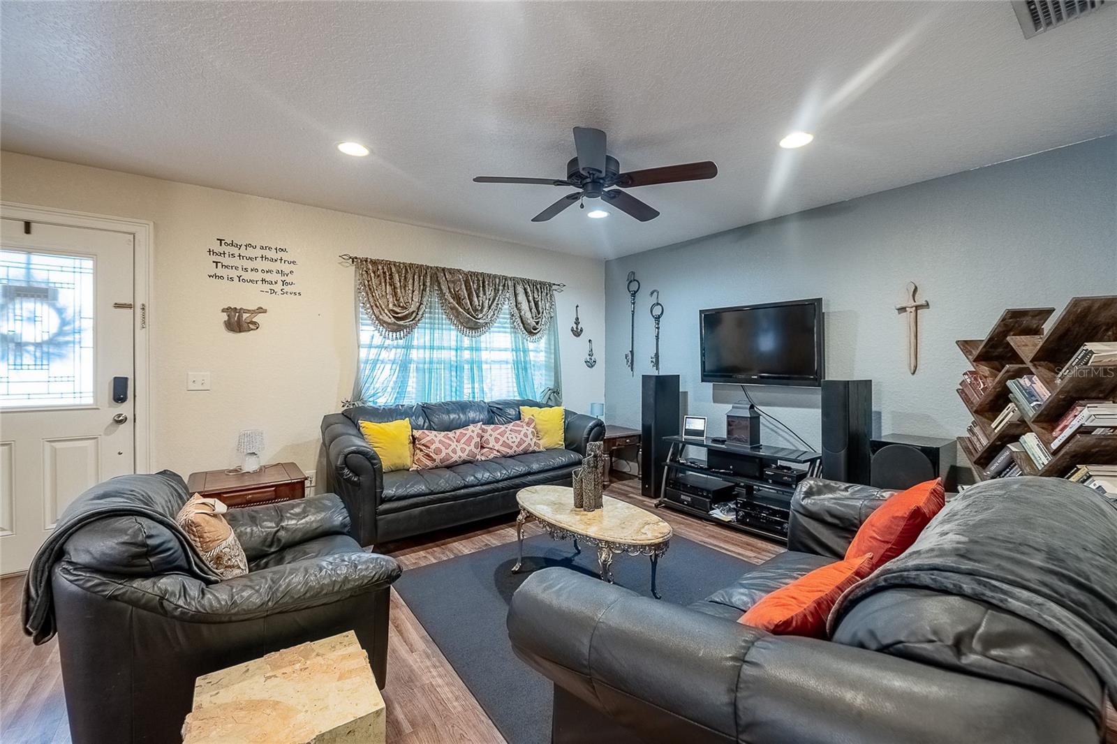 Image 12 of 37 For 706 Vermont Avenue