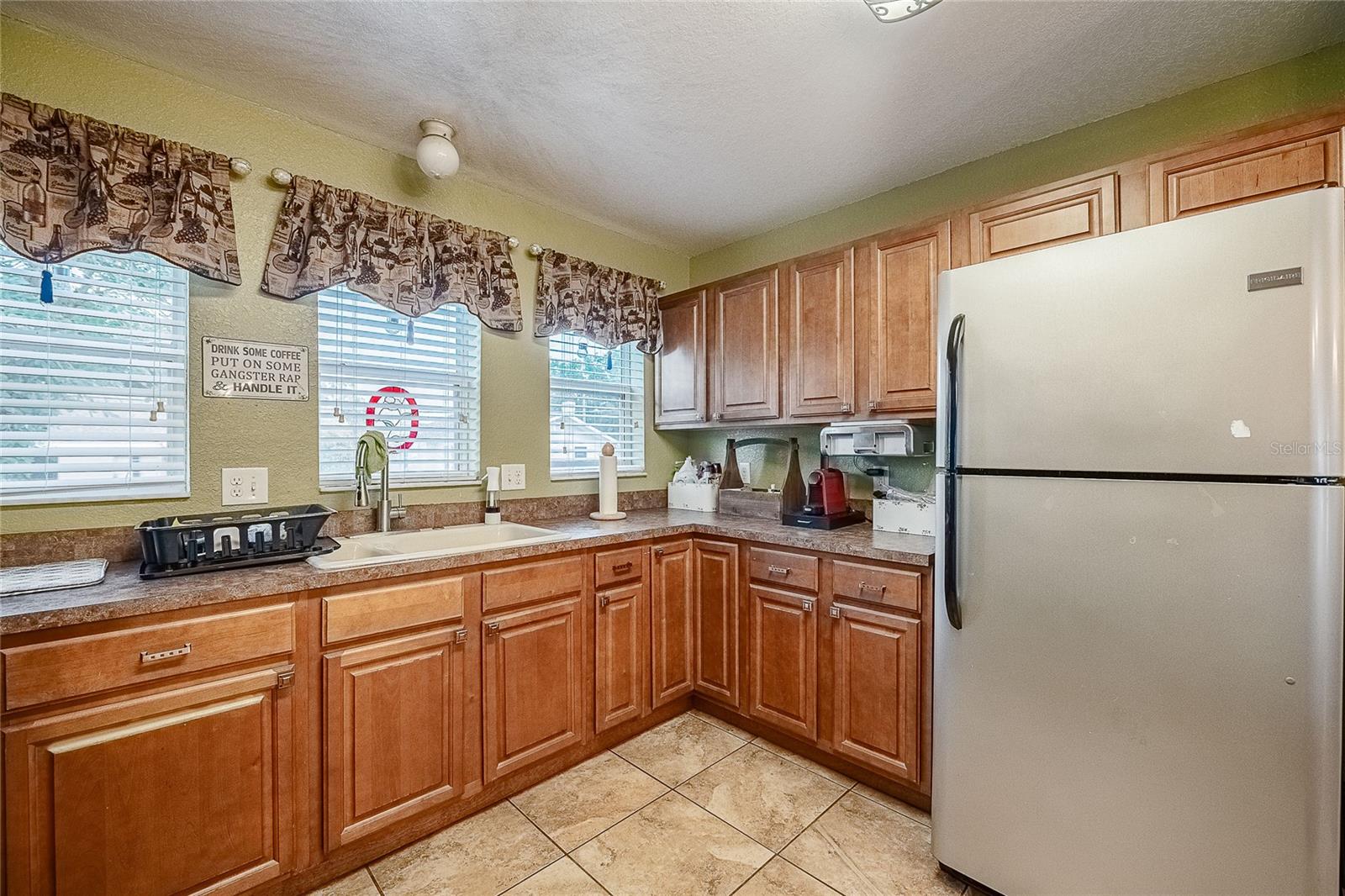 Image 14 of 37 For 706 Vermont Avenue