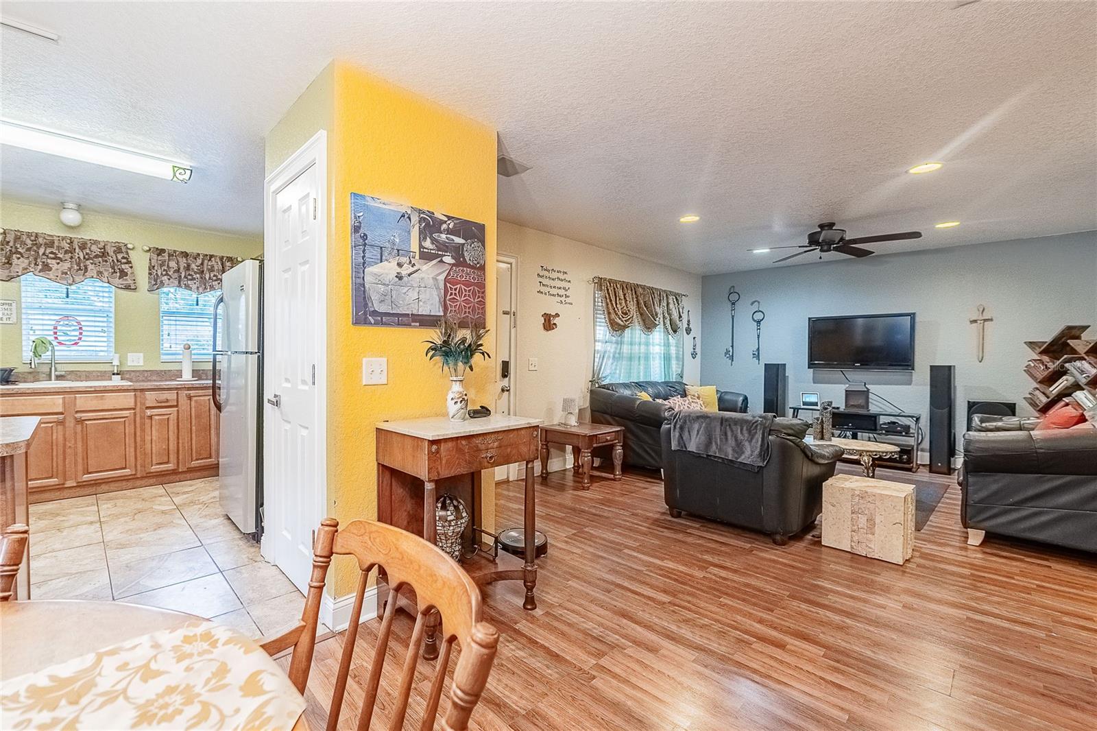 Image 19 of 37 For 706 Vermont Avenue