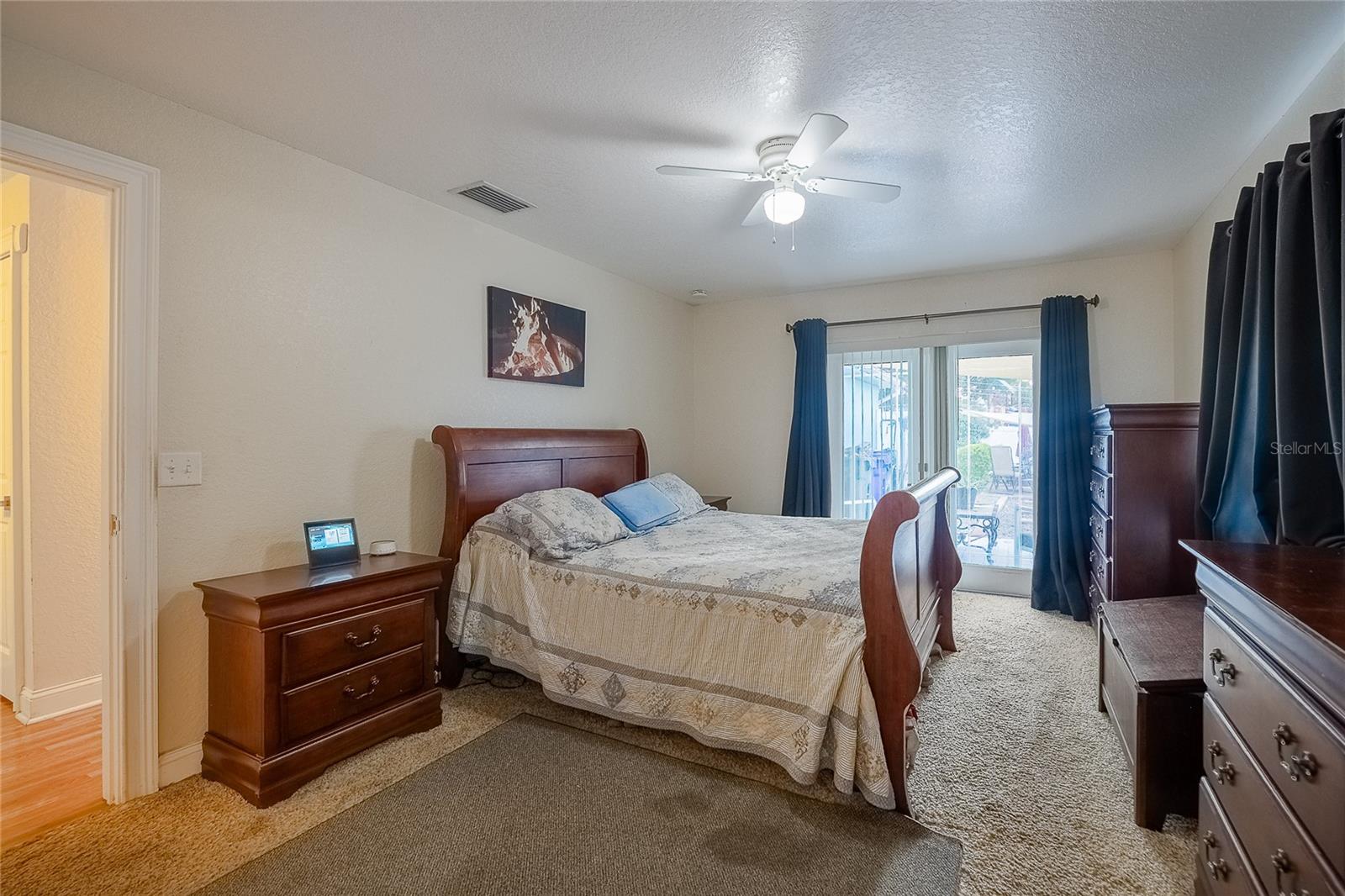 Image 21 of 37 For 706 Vermont Avenue