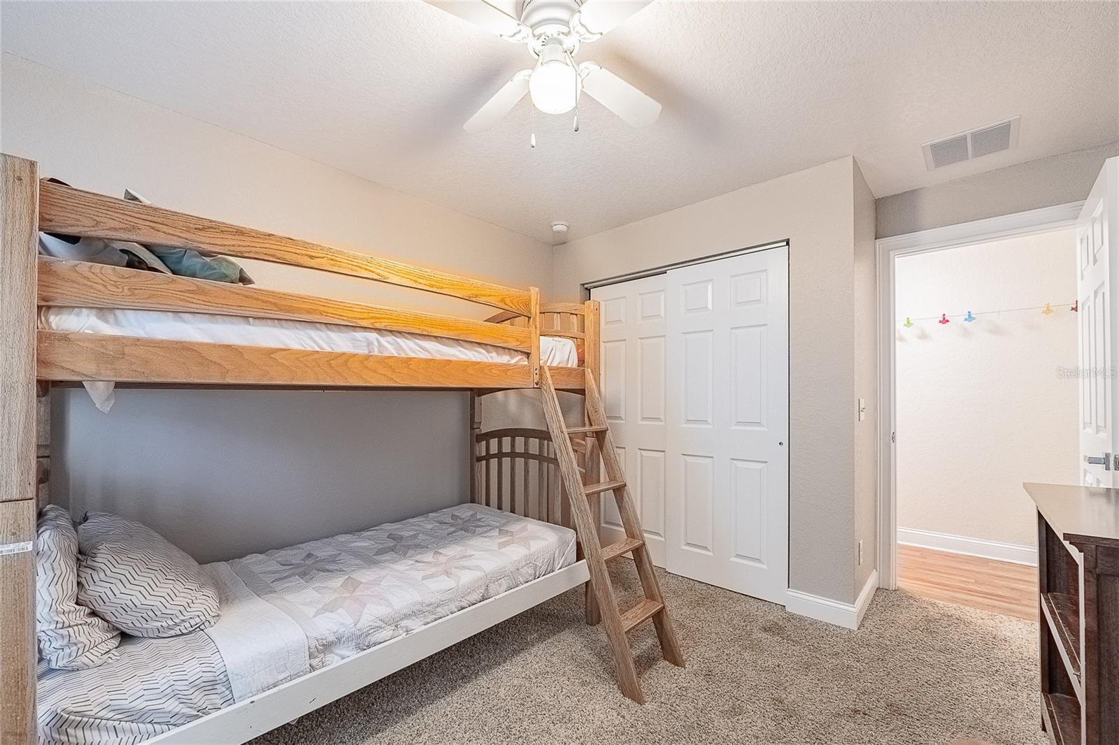 Image 25 of 37 For 706 Vermont Avenue