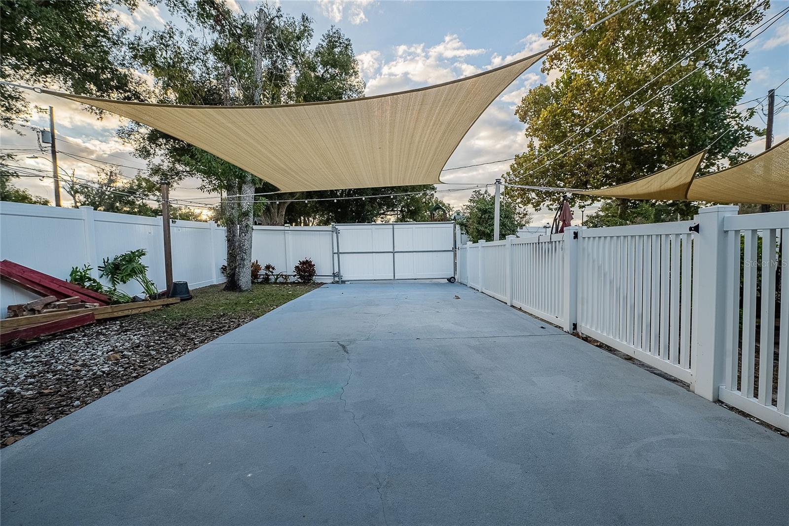 Image 30 of 37 For 706 Vermont Avenue