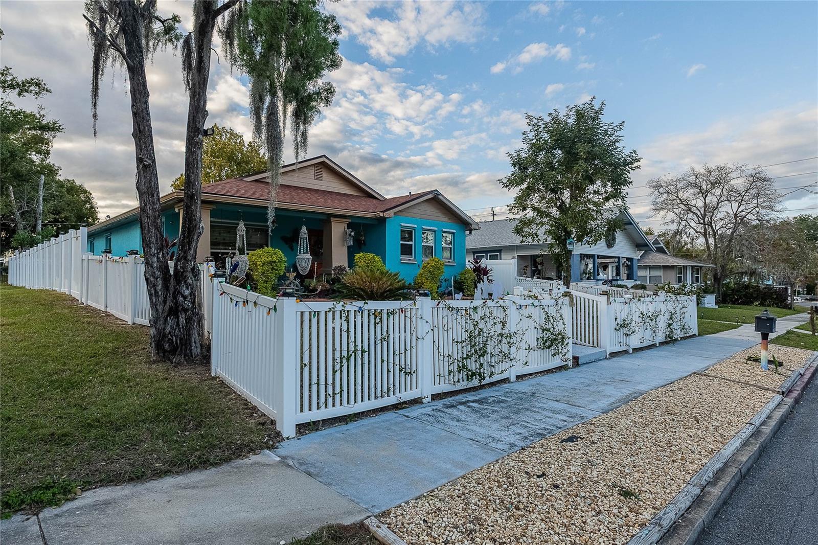 Image 6 of 37 For 706 Vermont Avenue