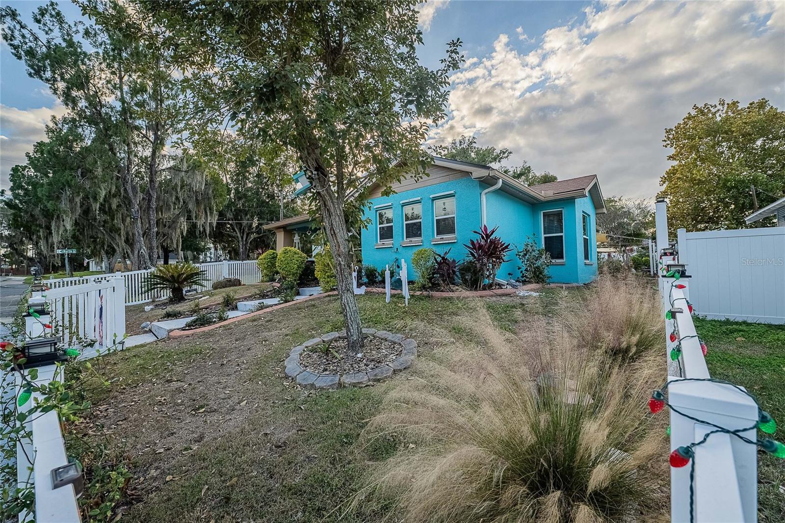 Image 8 of 37 For 706 Vermont Avenue