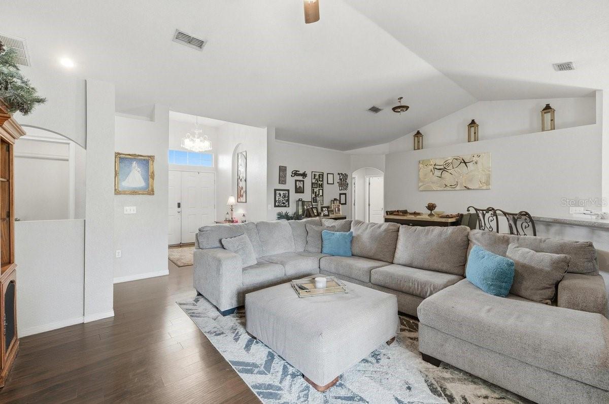 Image 10 of 35 For 858 Terranova Road