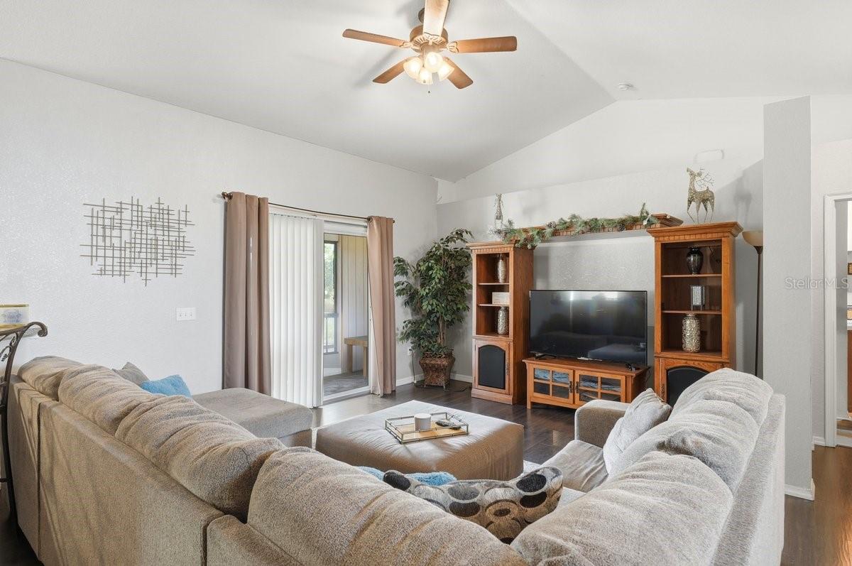 Image 12 of 35 For 858 Terranova Road