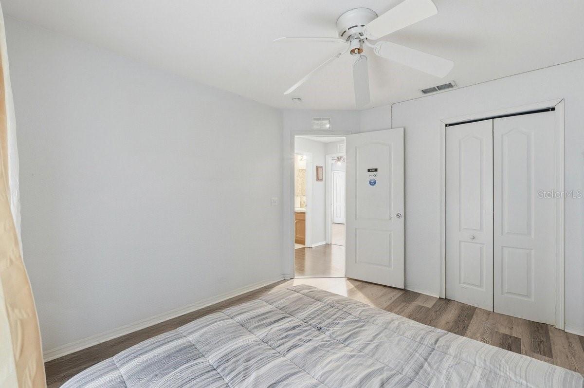 Image 21 of 35 For 858 Terranova Road