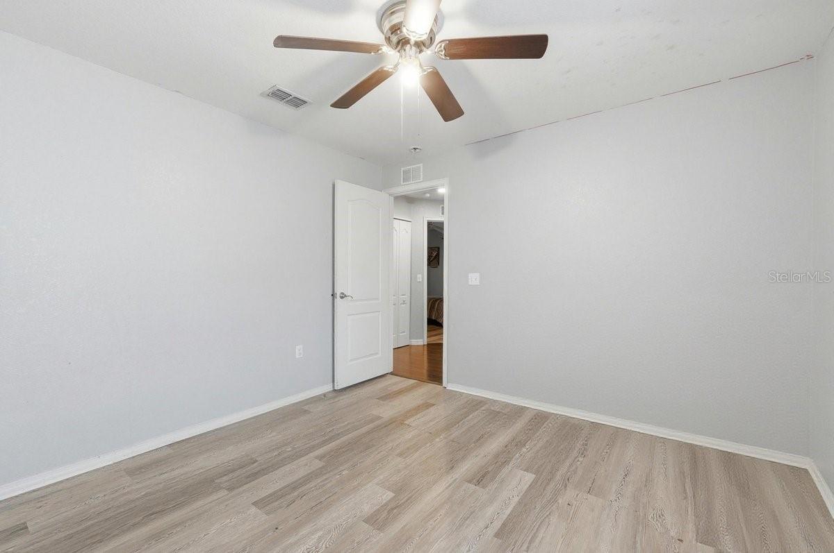 Image 25 of 35 For 858 Terranova Road