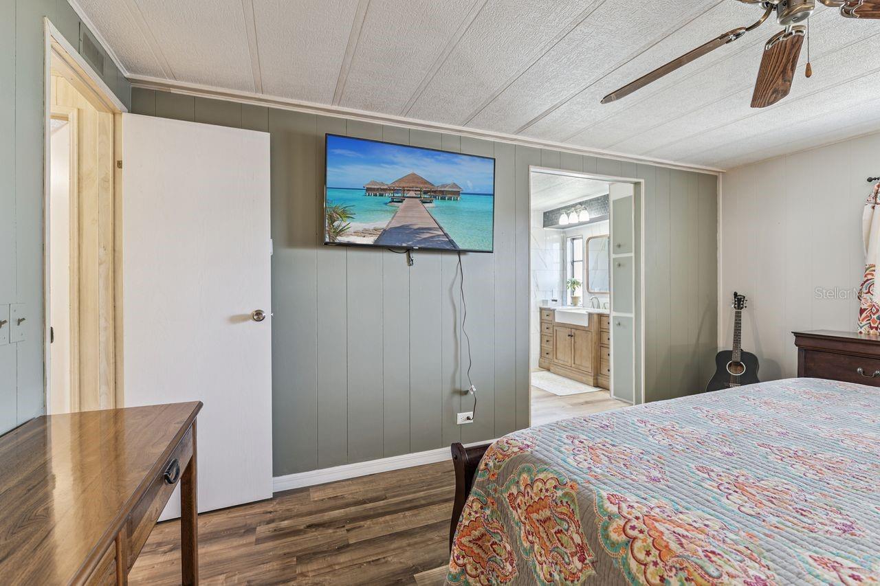 Image 24 of 43 For 2055 Floral Avenue 326