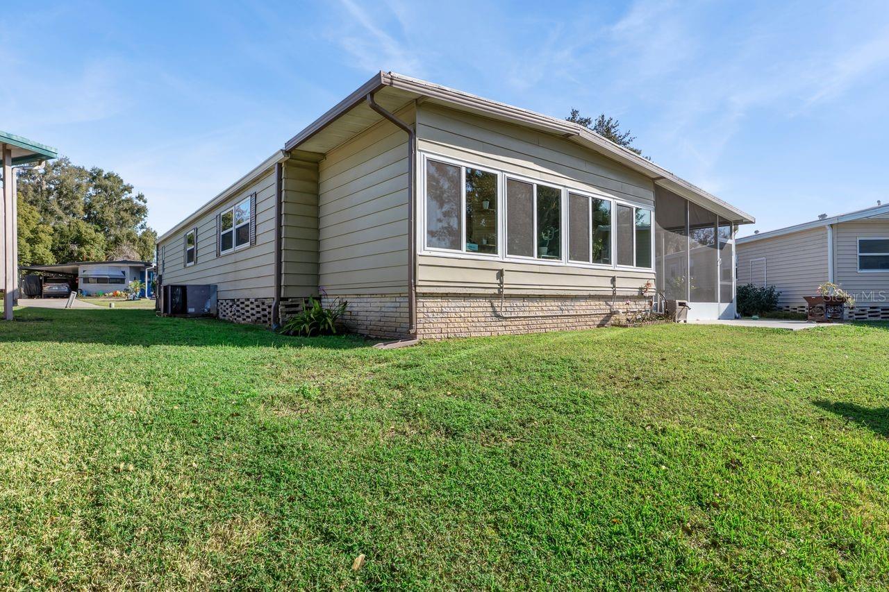 Image 31 of 43 For 2055 Floral Avenue 326