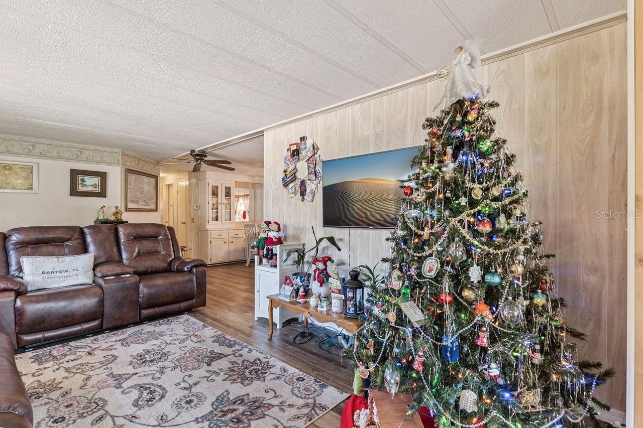 Image 4 of 43 For 2055 Floral Avenue 326