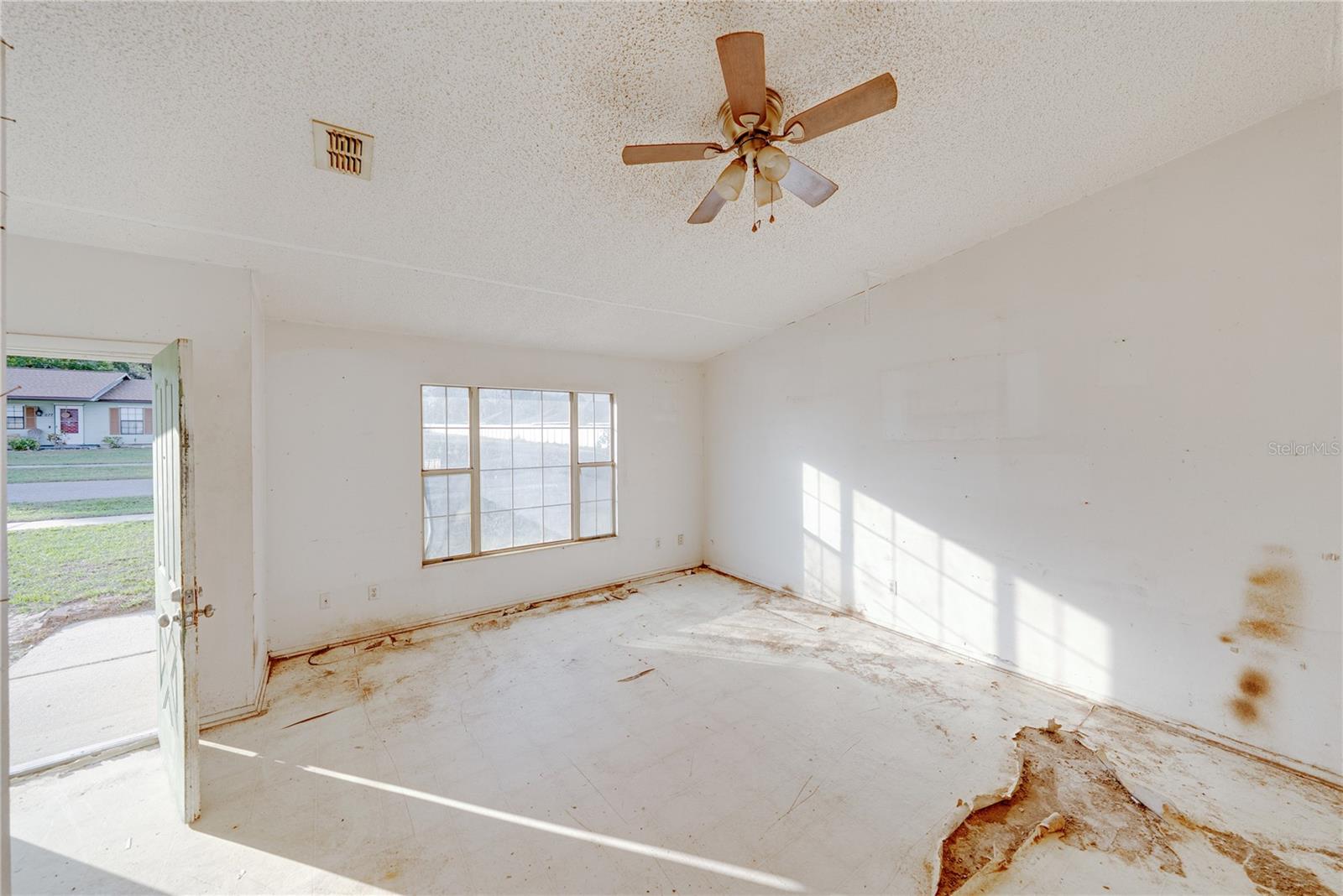 Image 12 of 64 For 276 18th Street Ne