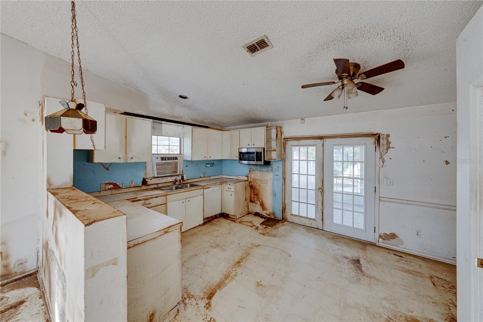 Image 15 of 64 For 276 18th Street Ne