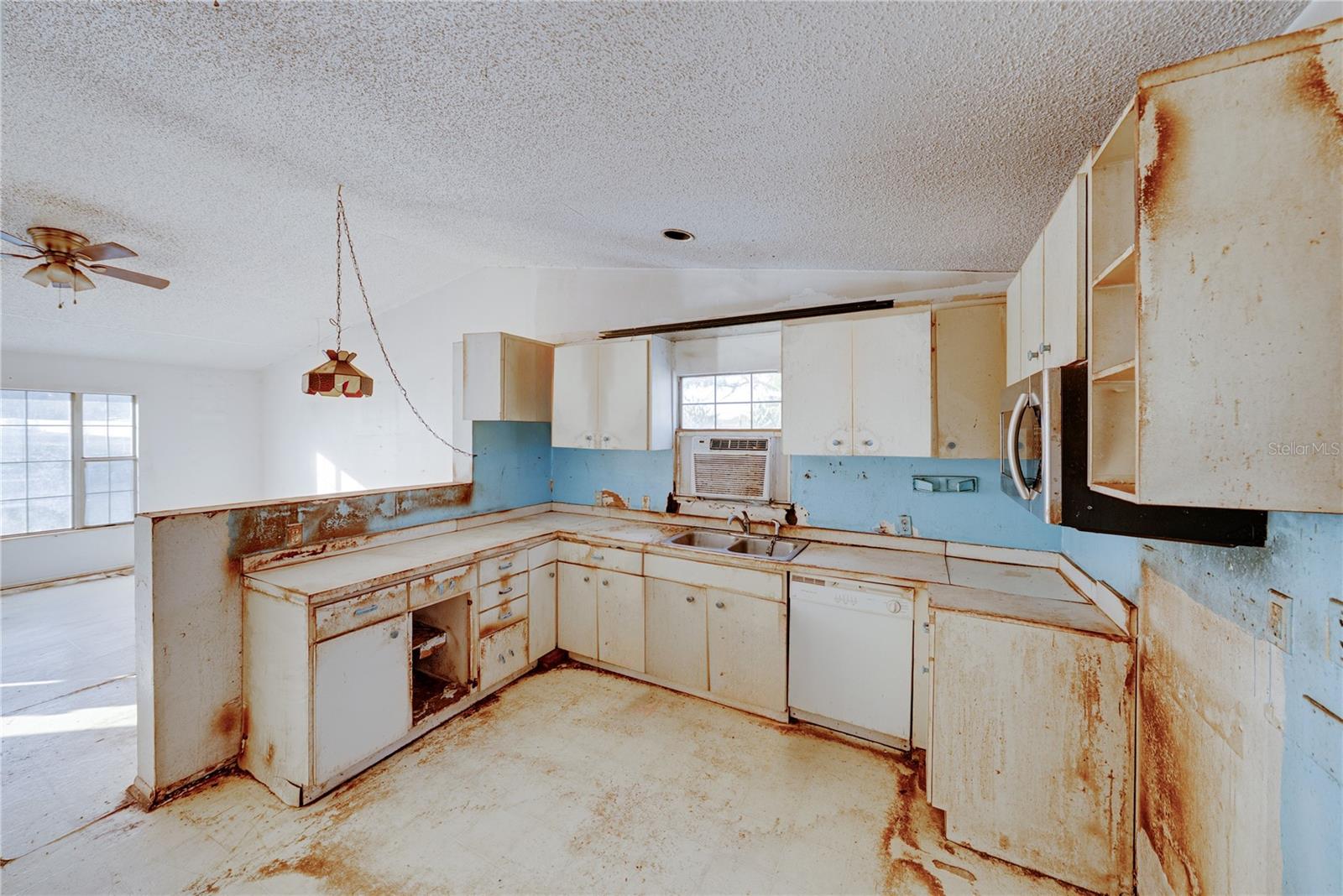 Image 17 of 64 For 276 18th Street Ne