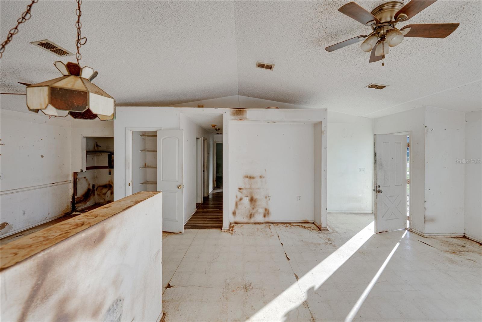 Image 21 of 64 For 276 18th Street Ne