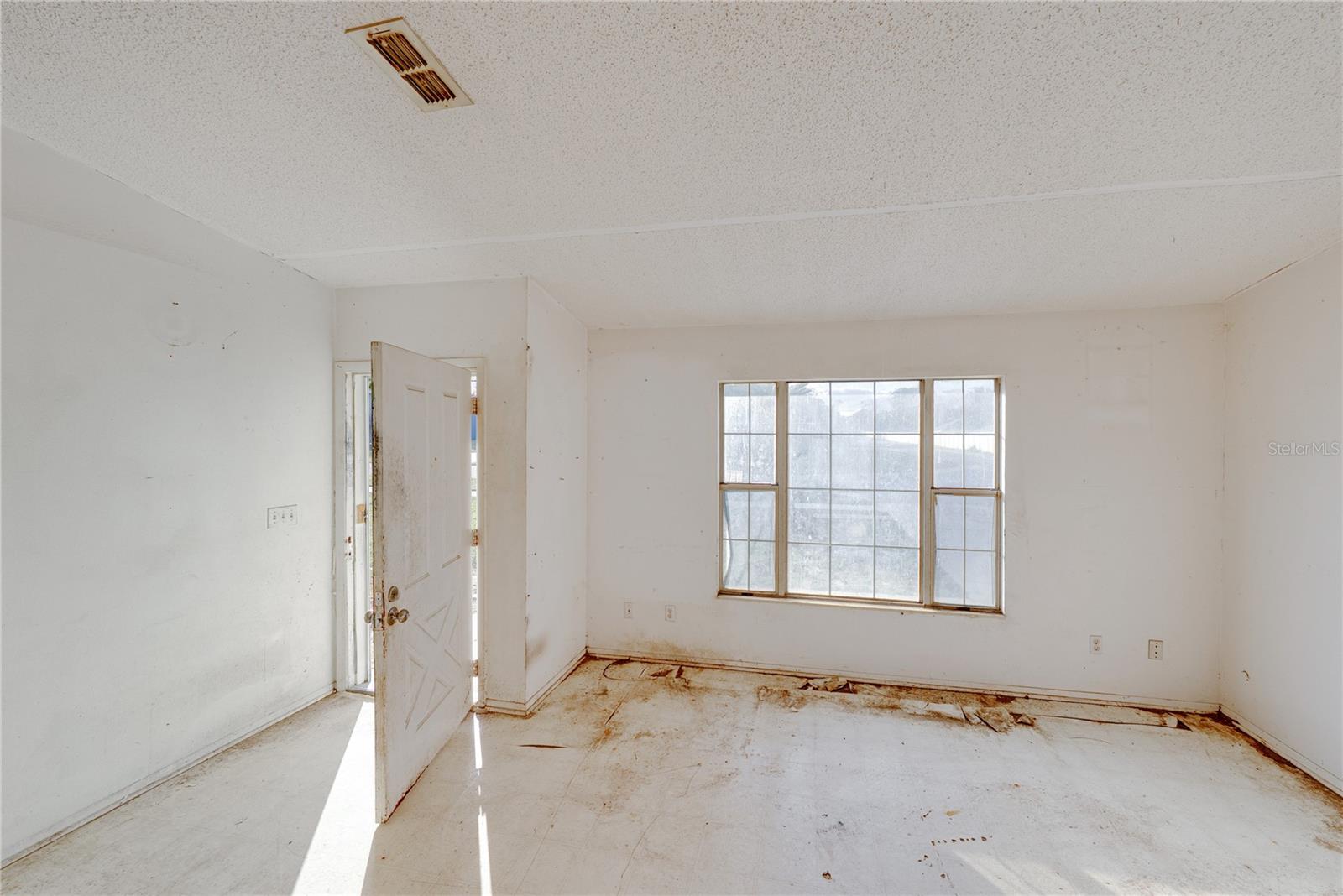 Image 24 of 64 For 276 18th Street Ne