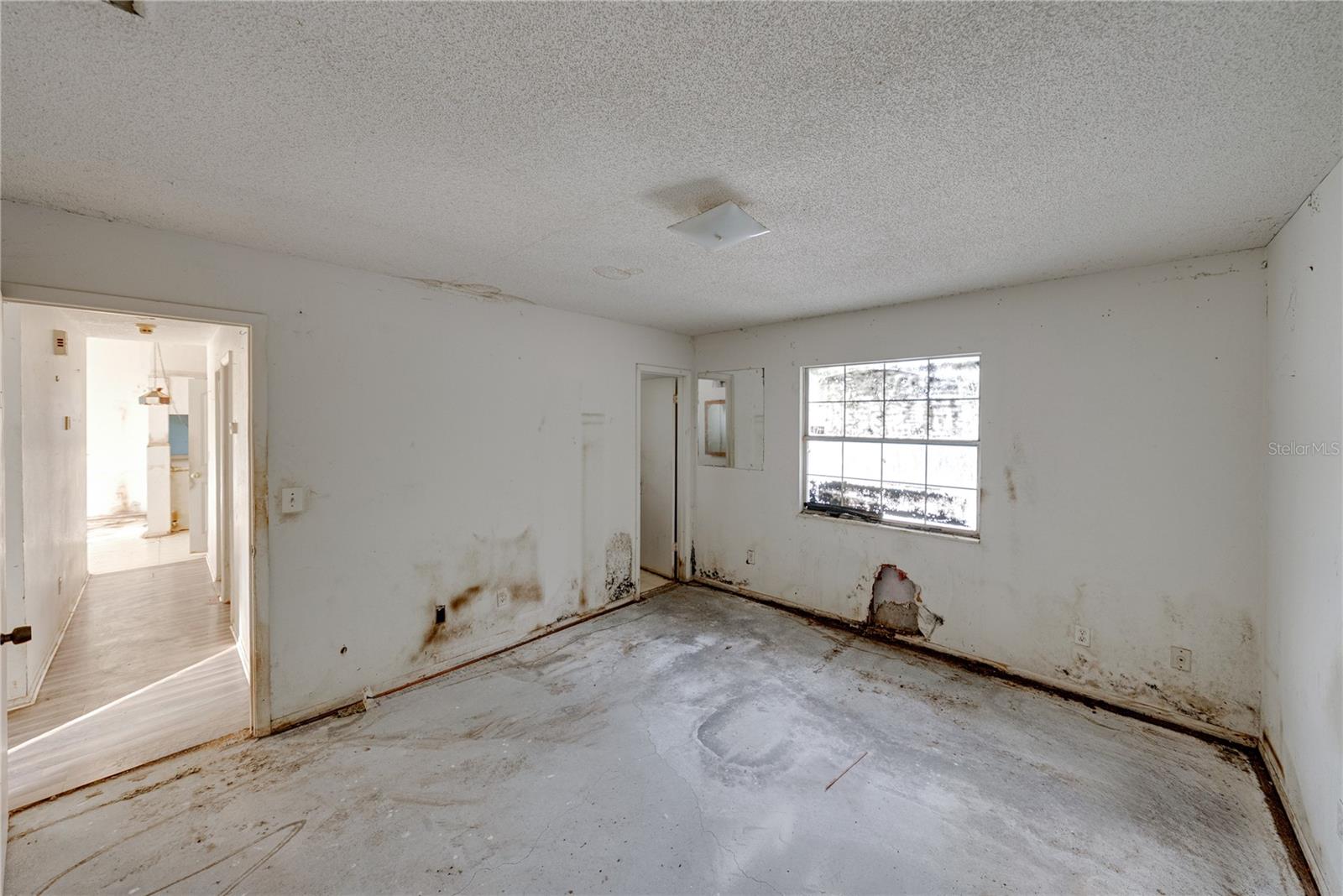 Image 33 of 64 For 276 18th Street Ne