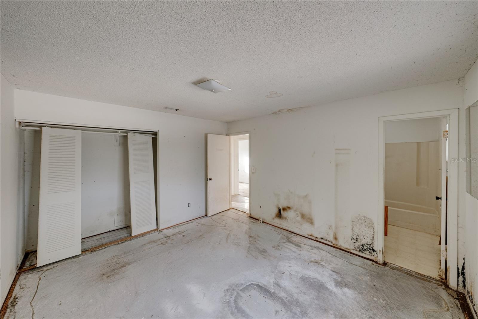 Image 34 of 64 For 276 18th Street Ne