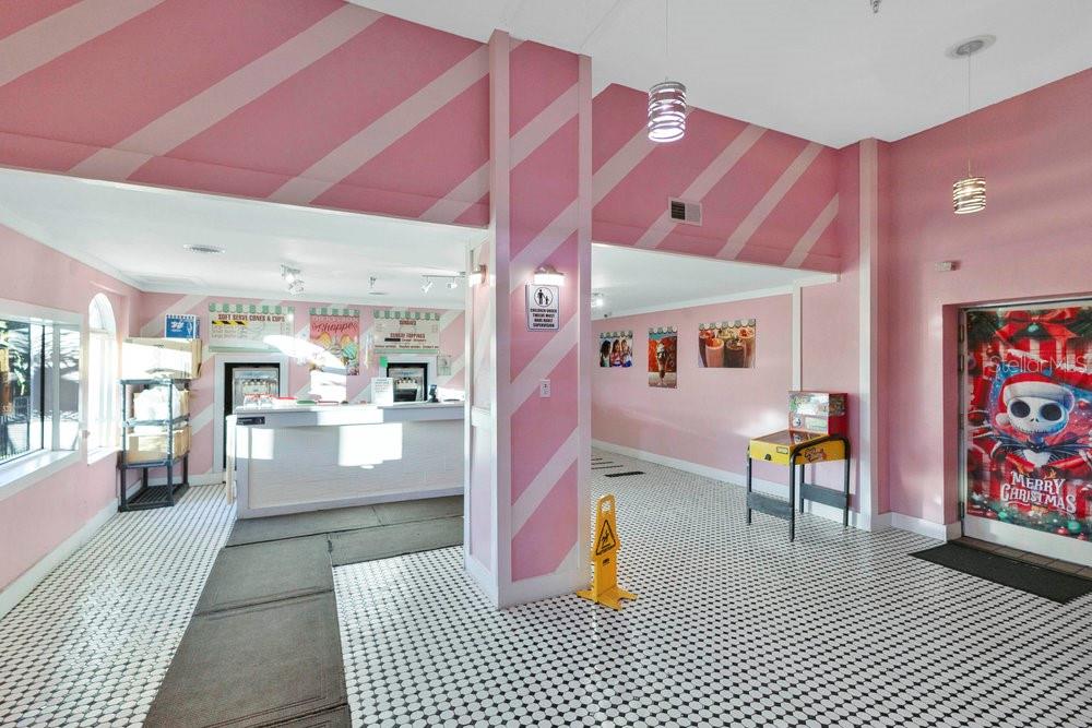 Image 29 of 37 For 2540 Calabria Avenue