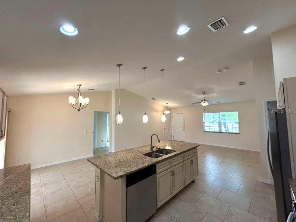 Image 5 of 20 For 3152 Point Street