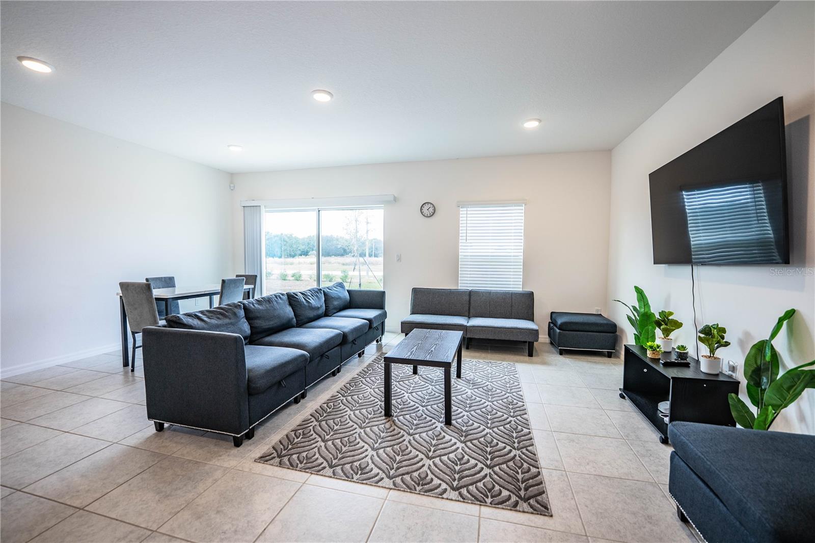 Image 11 of 64 For 3883 Academia Avenue